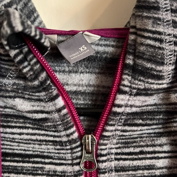 Women’s XS hooded fleece zip-up - Picture 3 of 4